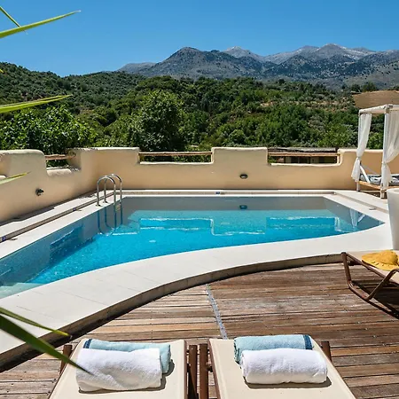 Verekinthos Villas - Pool, Hot Tub, Bbq, Kids Playground, Stunning Mountain Views Yerolakkos Exterior photo