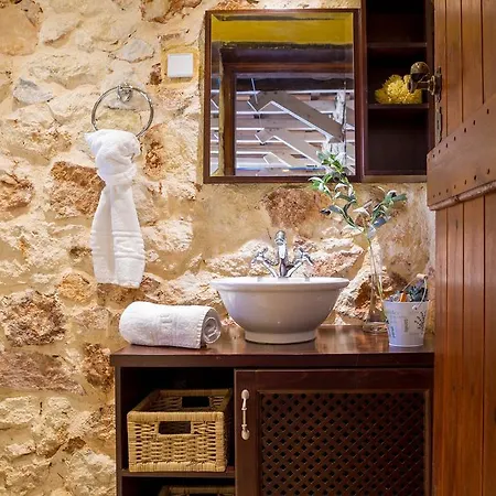 Verekinthos Villas - Pool, Hot Tub, Bbq, Kids Playground, Stunning Mountain Views Yerolakkos Exterior photo