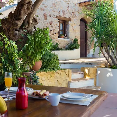 Verekinthos Villas - Pool, Hot Tub, Bbq, Kids Playground, Stunning Mountain Views Yerolakkos Exterior photo