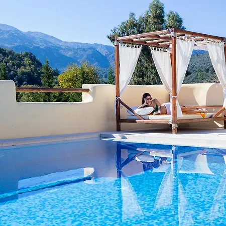 Verekinthos Villas - Pool, Hot Tub, Bbq, Kids Playground, Stunning Mountain Views Yerolakkos Exterior photo