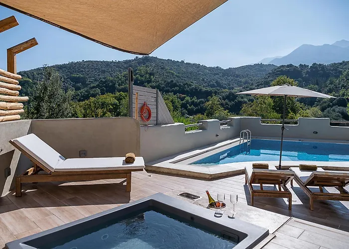 Verekinthos Villas - Pool, Hot Tub, Bbq, Kids Playground, Stunning Mountain Views
