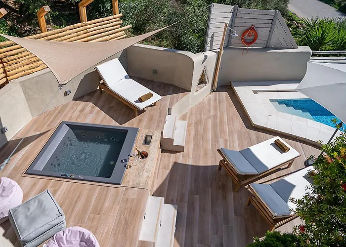 Verekinthos Villas - Pool, Hot Tub, Bbq, Kids Playground, Stunning Mountain Views