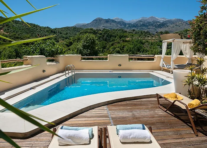 Verekinthos Villas - Pool, Hot Tub, Bbq, Kids Playground, Stunning Mountain Views