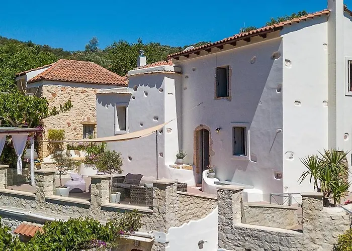 Verekinthos Villas - Pool, Hot Tub, Bbq, Kids Playground, Stunning Mountain Views