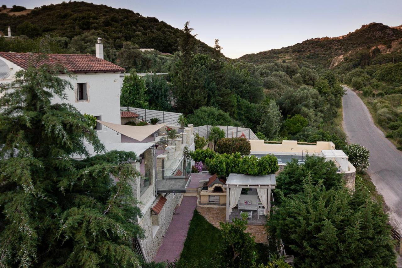 Verekinthos - Pool, Hot Tub, Bbq, Kids Playground, Stunning Mountain Views * Yerolakkos