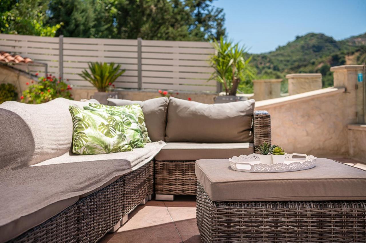 Verekinthos - Pool, Hot Tub, Bbq, Kids Playground, Stunning Mountain Views