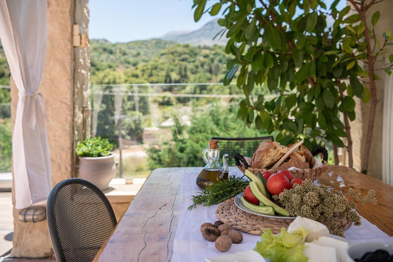 Verekinthos - Pool, Hot Tub, Bbq, Kids Playground, Stunning Mountain Views Villa Yerolakkos