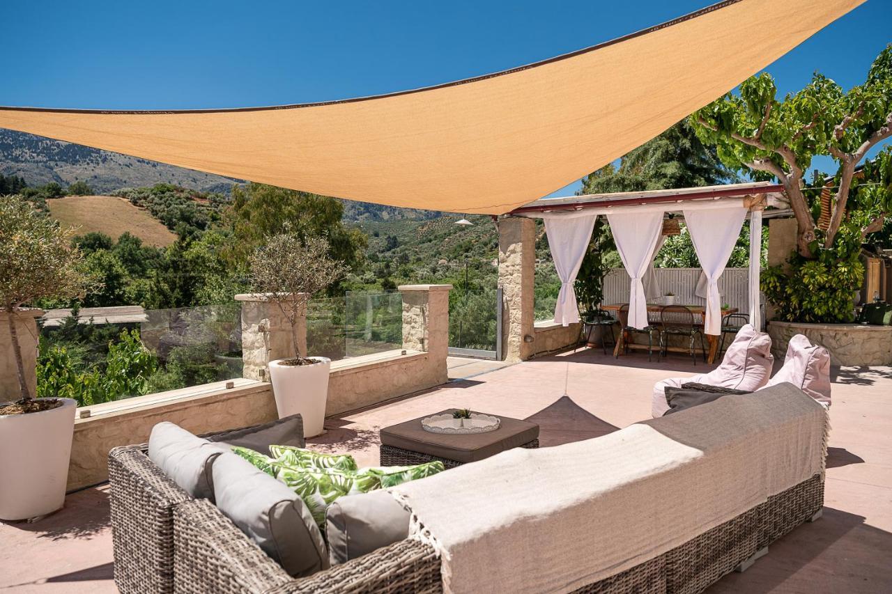 Verekinthos - Pool, Hot Tub, Bbq, Kids Playground, Stunning Mountain Views Villa *