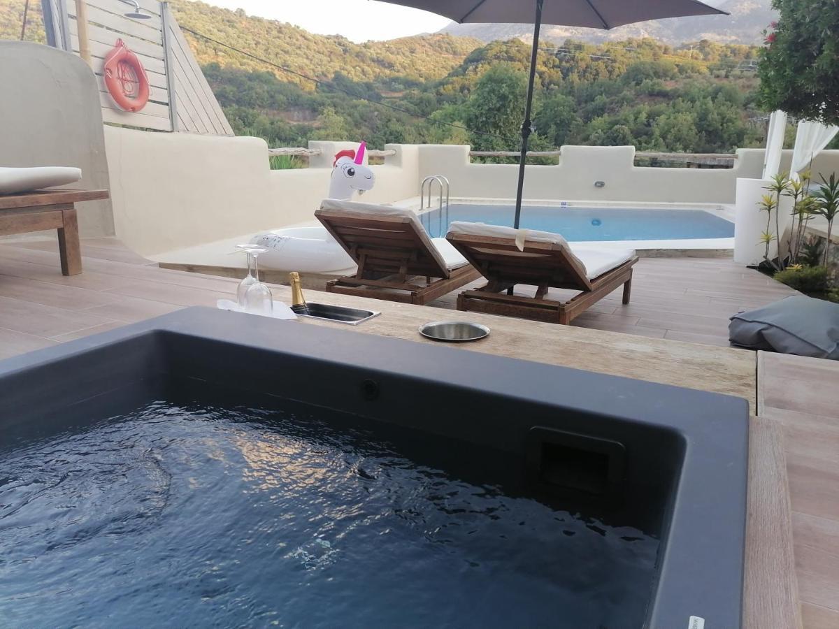 Verekinthos - Pool, Hot Tub, Bbq, Kids Playground, Stunning Mountain Views Yerolakkos
