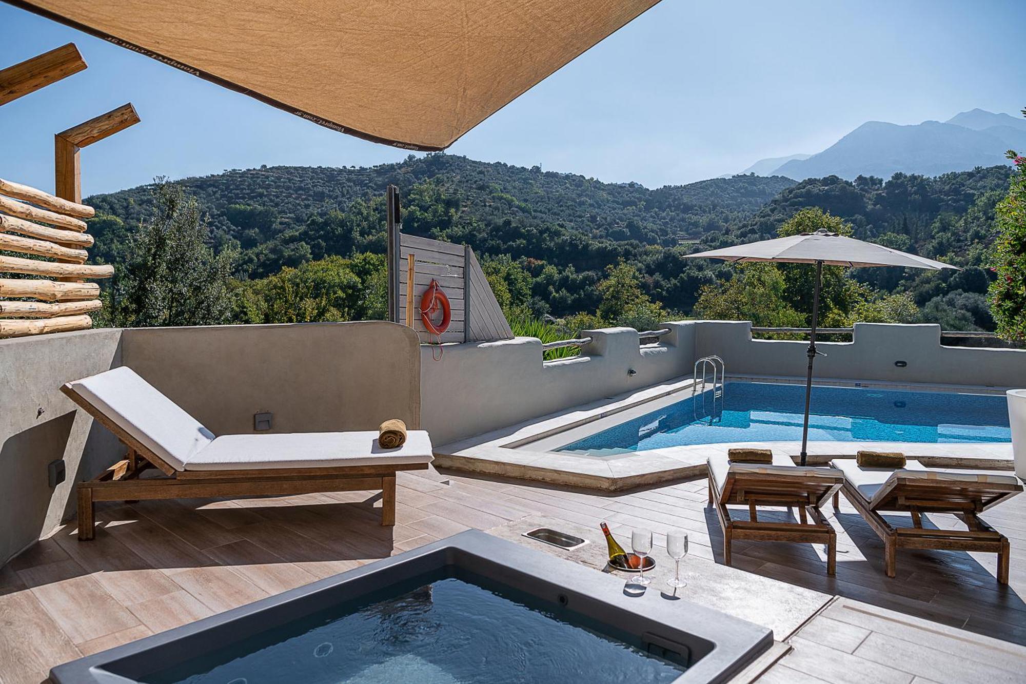 Villa Verekinthos - Pool, Hot Tub, Bbq, Kids Playground, Stunning Mountain Views Yerolakkos