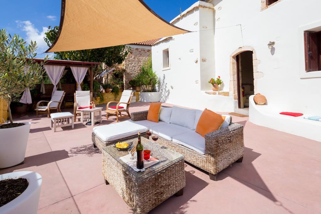 Verekinthos - Pool, Hot Tub, Bbq, Kids Playground, Stunning Mountain Views Yerolakkos